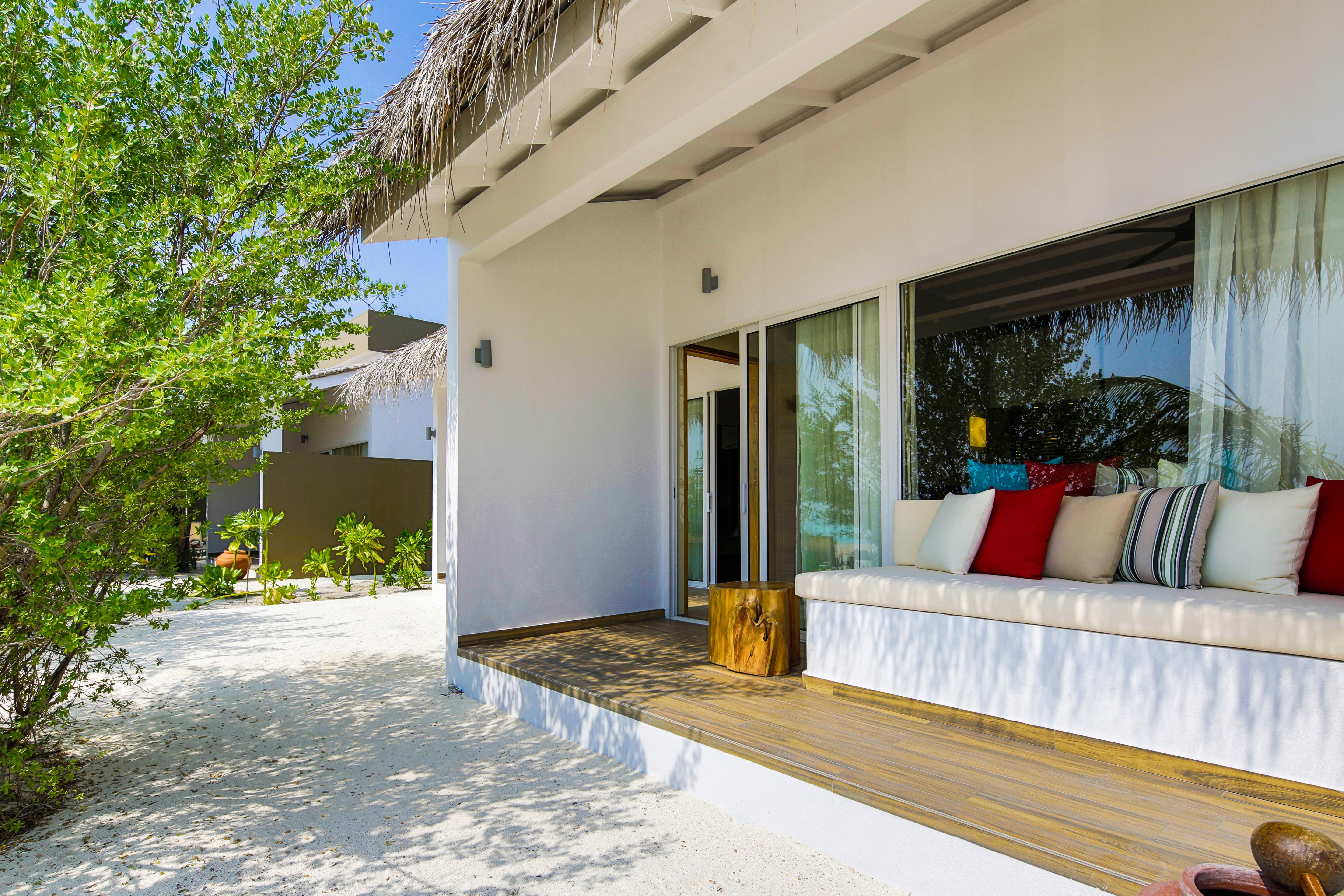Отель Cocoon Maldives Kurendhoo Экстерьер фото