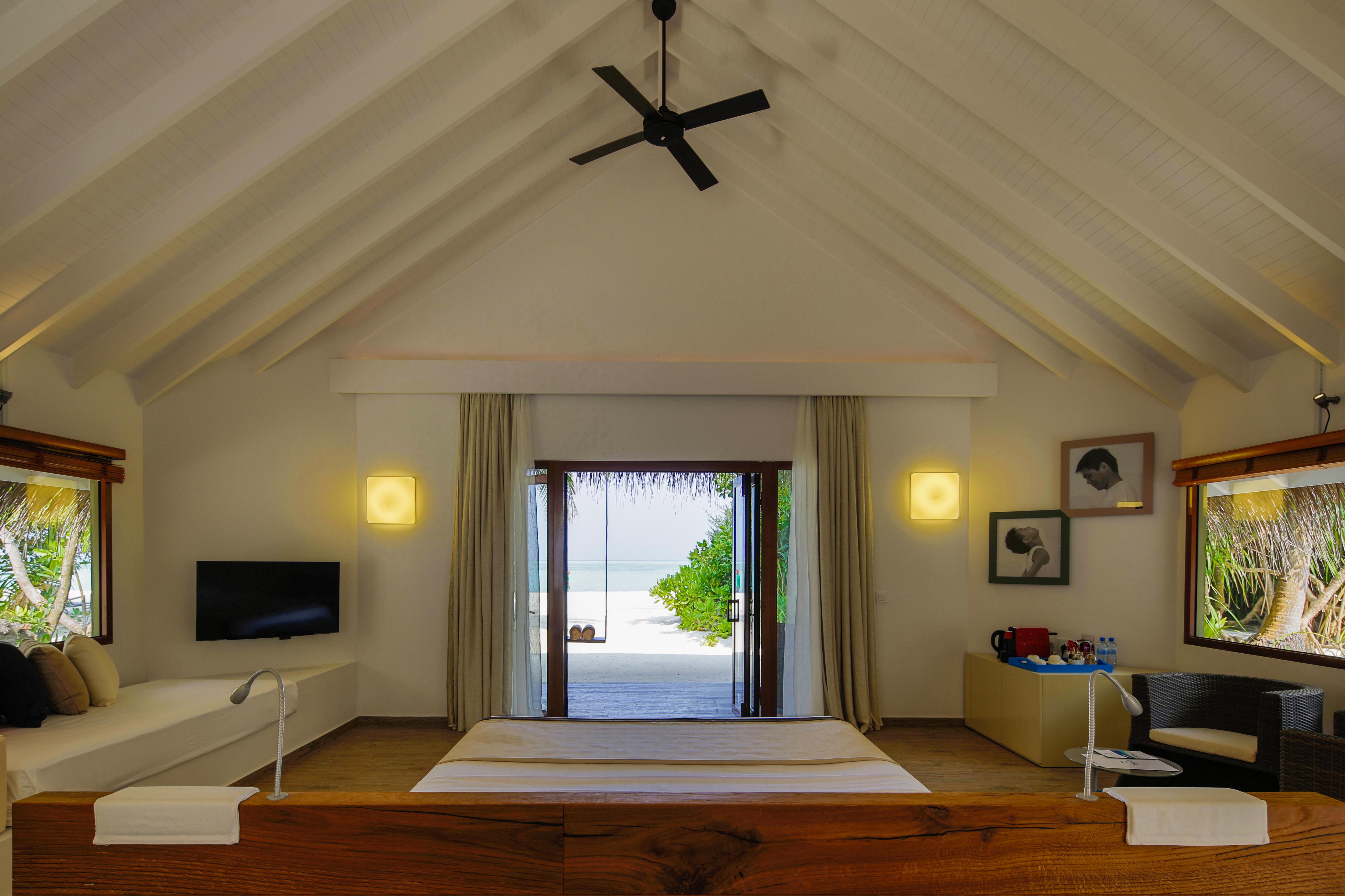 Отель Cocoon Maldives Kurendhoo Экстерьер фото