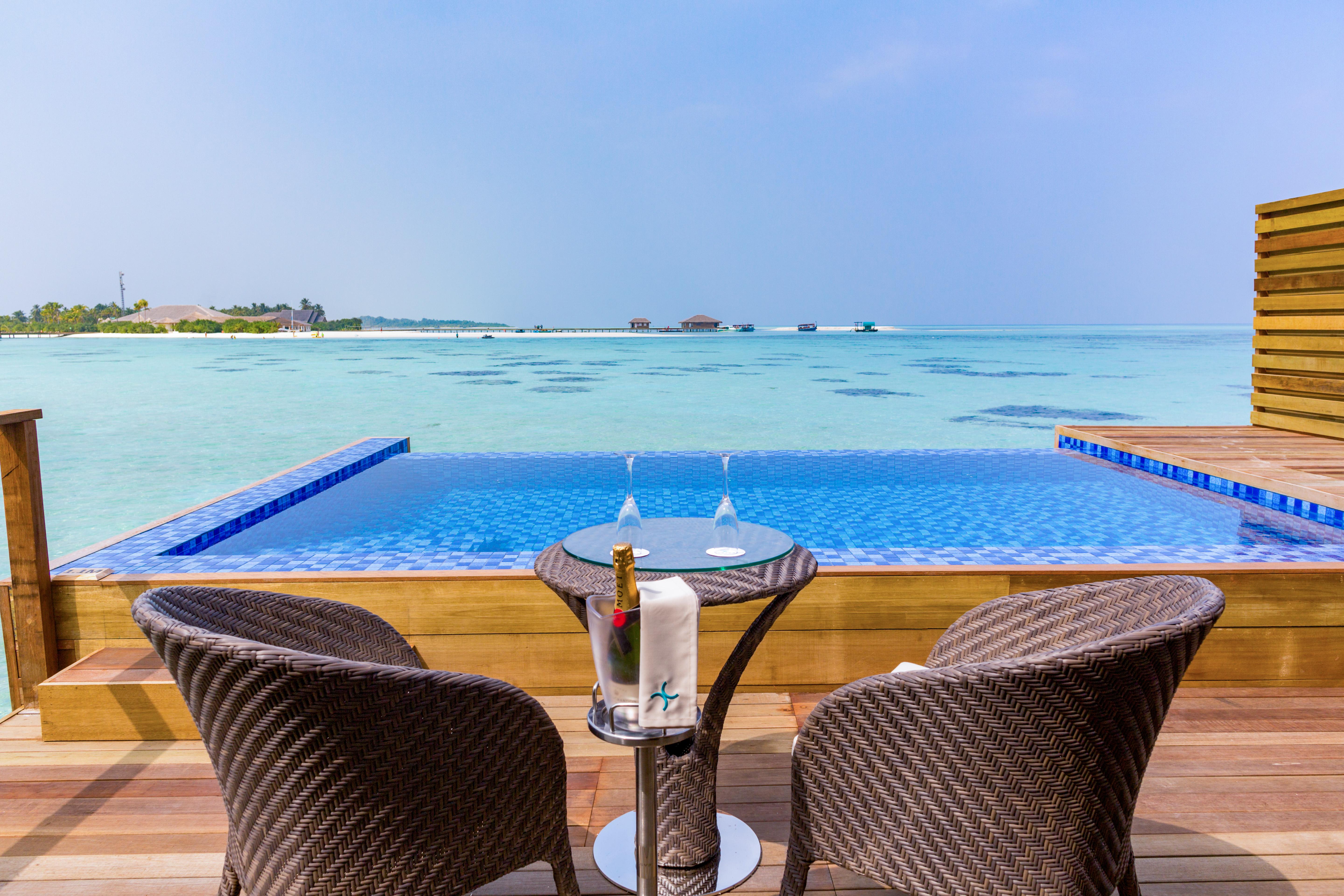 Отель Cocoon Maldives Kurendhoo Экстерьер фото
