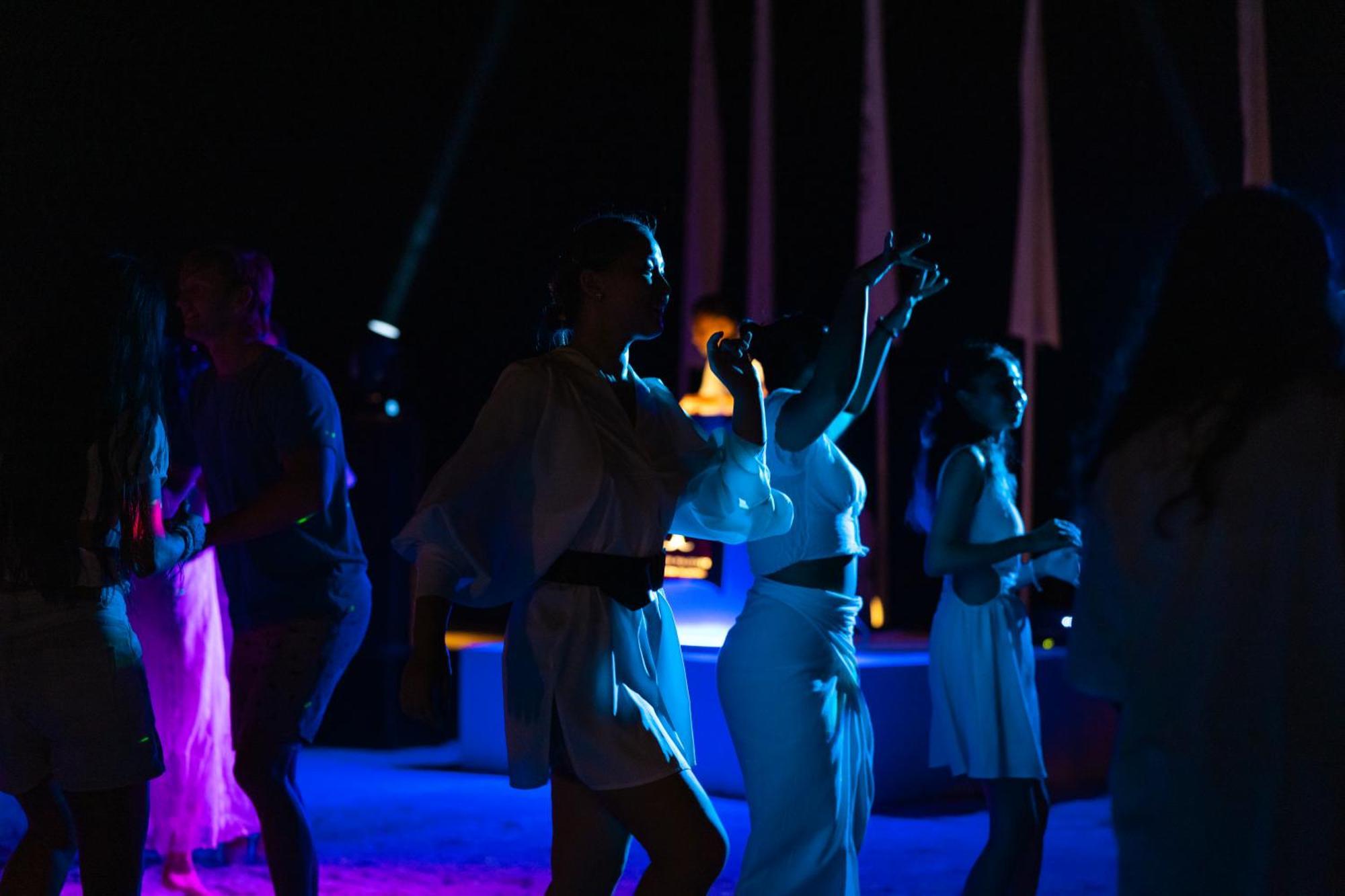 Отель Cocoon Maldives Kurendhoo Экстерьер фото