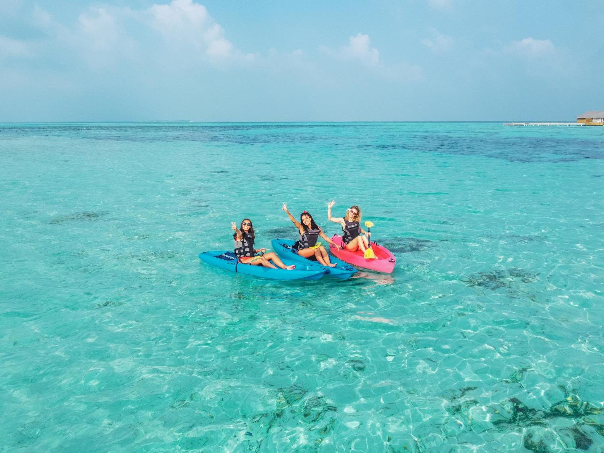 Отель Cocoon Maldives Kurendhoo Экстерьер фото