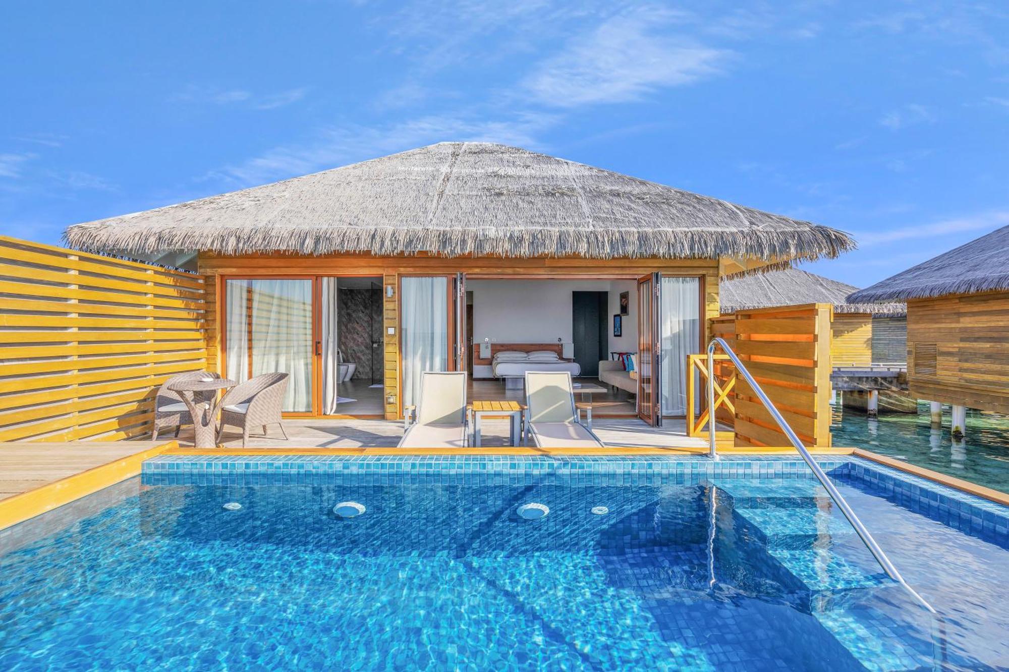 Отель Cocoon Maldives Kurendhoo Экстерьер фото