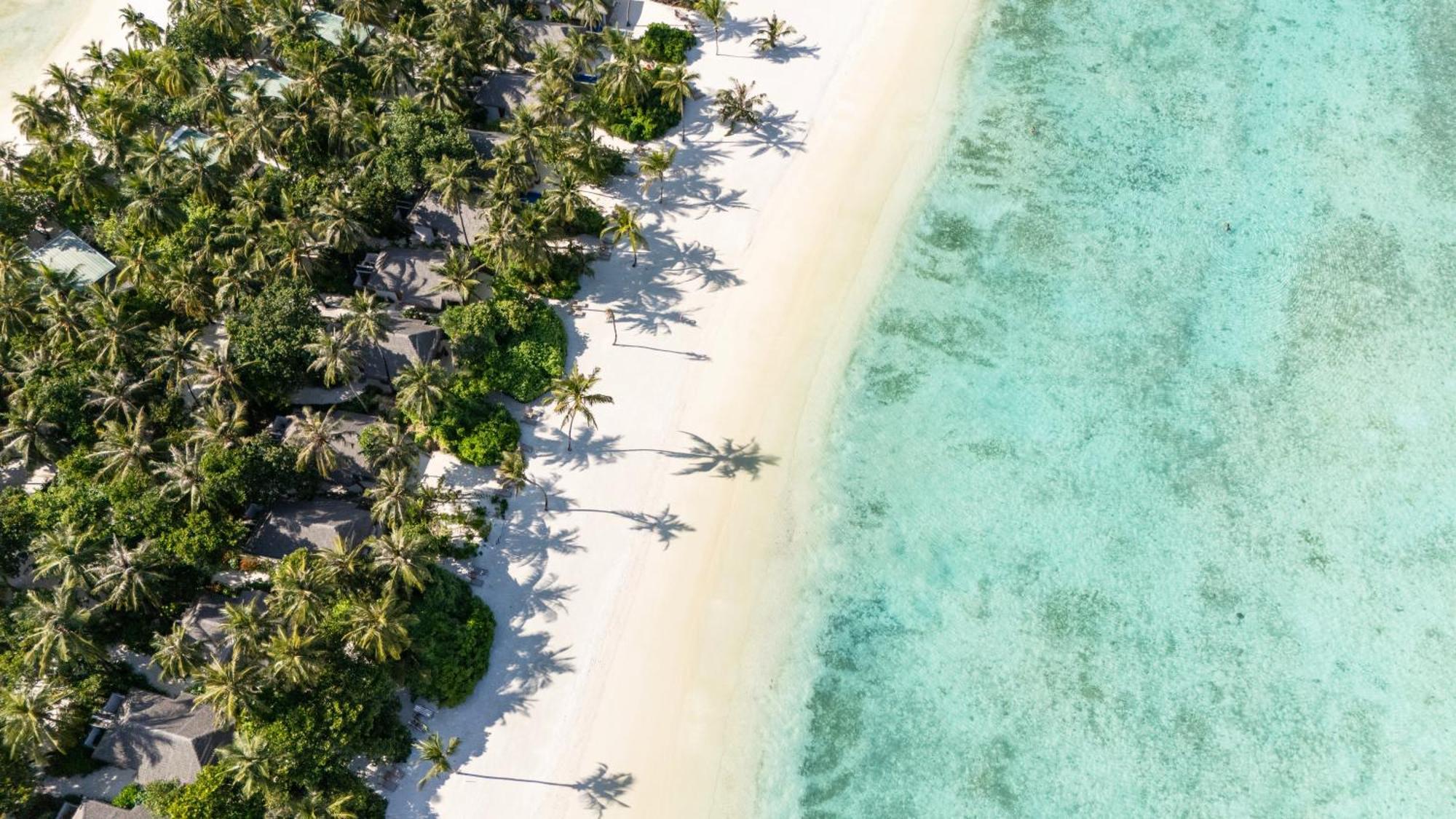 Отель Cocoon Maldives Kurendhoo Экстерьер фото