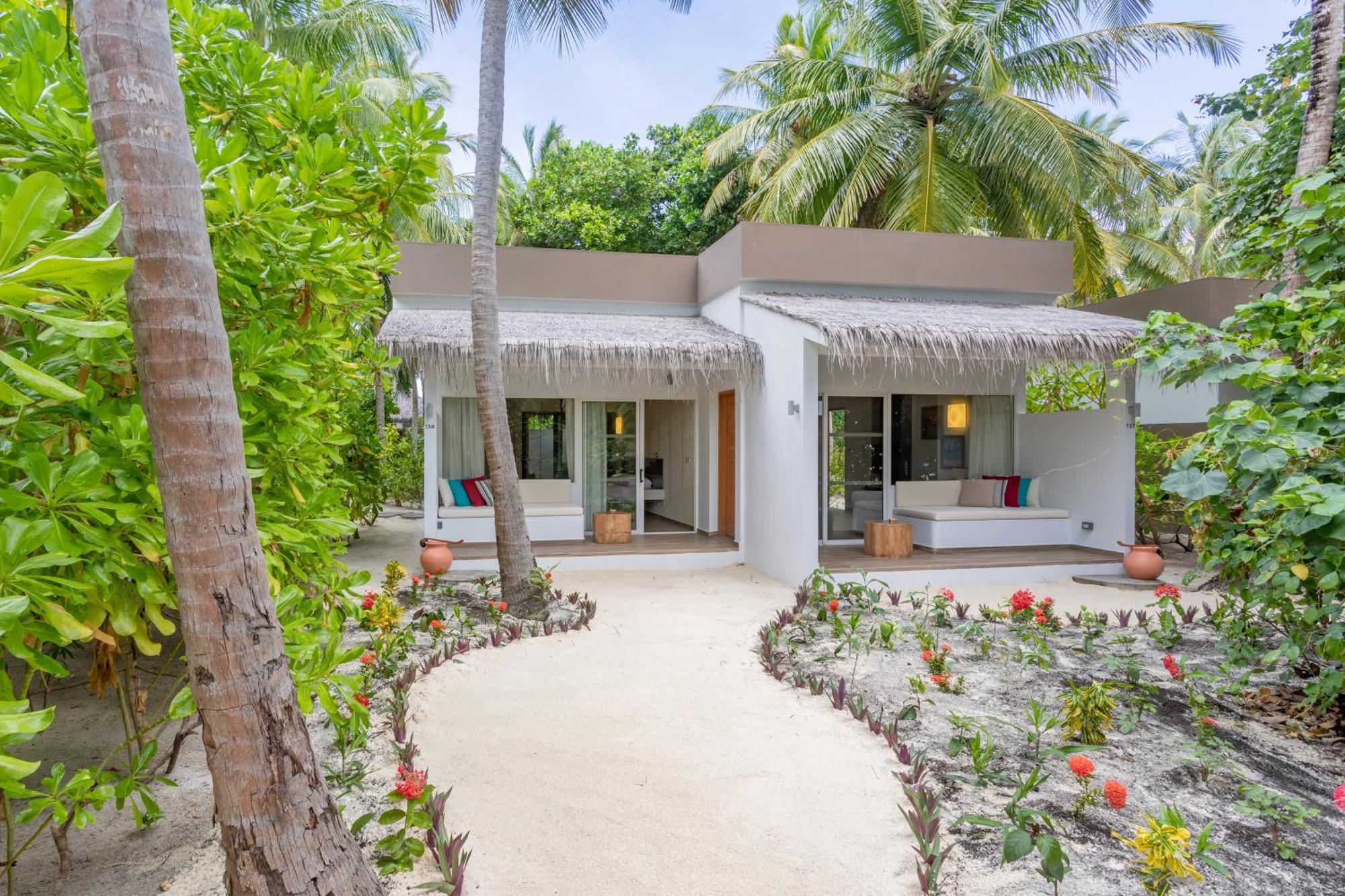 Отель Cocoon Maldives Kurendhoo Экстерьер фото